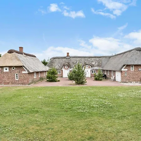 Holiday home In With Indoor Swimming Pool